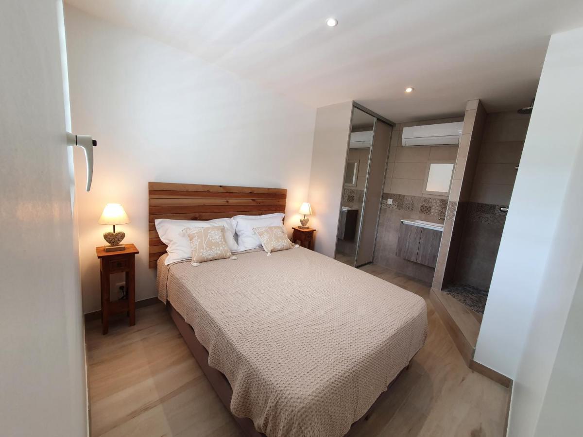 Pinel Superbe Appartement En Residence Vue Mer Cul de Sac Extérieur photo
