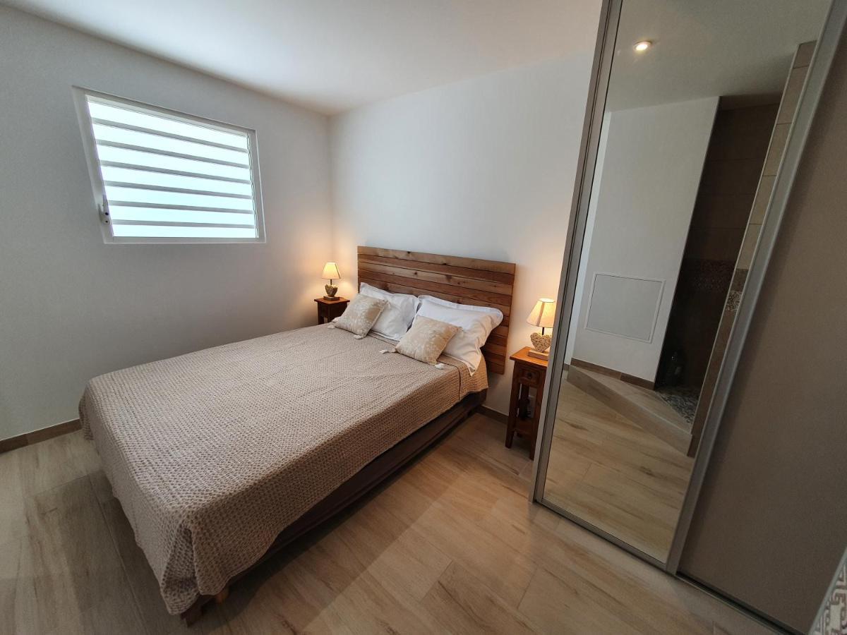 Pinel Superbe Appartement En Residence Vue Mer Cul de Sac Extérieur photo